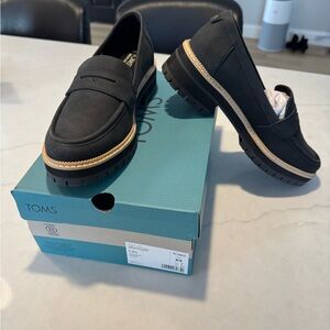 TOMS Cara Black Loafers New